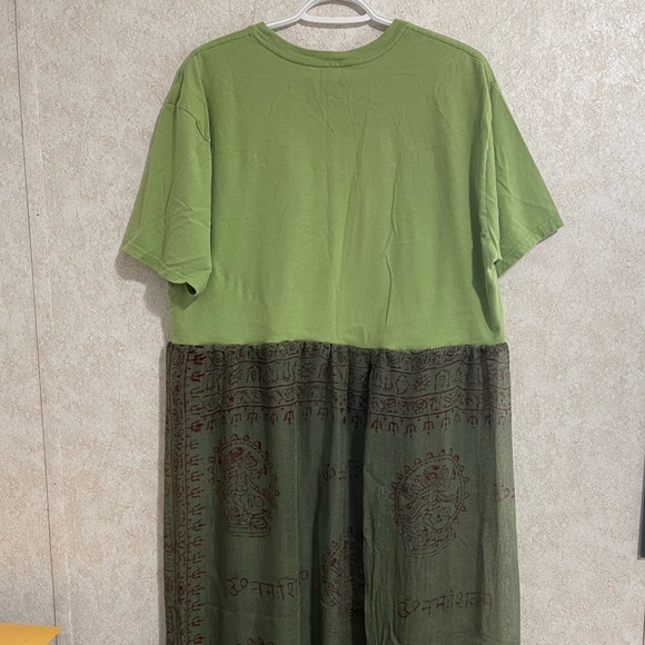 Upcycled boho maxi t-shirt. - Picture 6 of 11